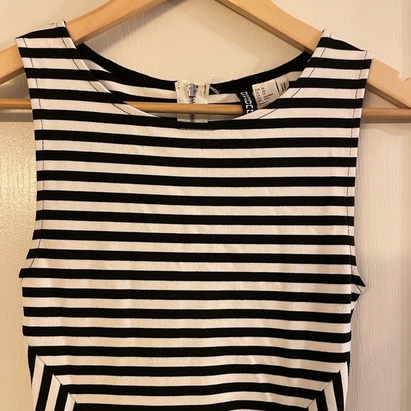 H&M dress - Picture 3 of 3